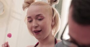 ¡Rubia Tetona Colegiala Vera Jarw Follada Sin Piedad! Tetas Enormes Rebotando Image